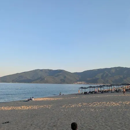 Seaside Retreat דירה